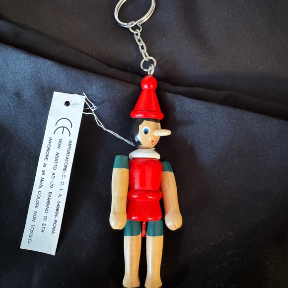 VINTAGE Wooden Pinocchio Key Chain Made in Italy POSABLE Hand Made & Pai… - Picture 3 of 5